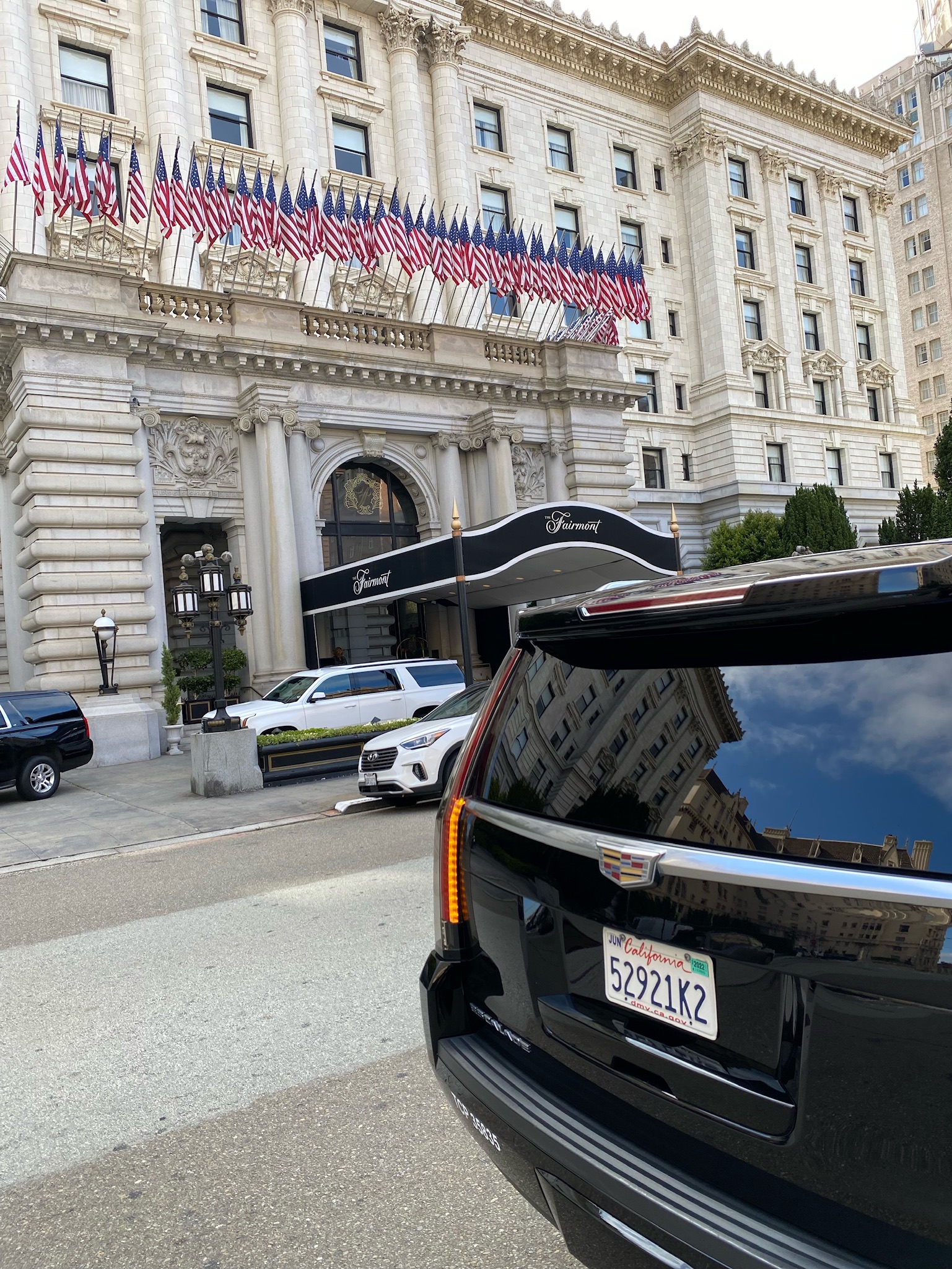 MGL Limo outside of the Fairmount Hotel waiting for a client