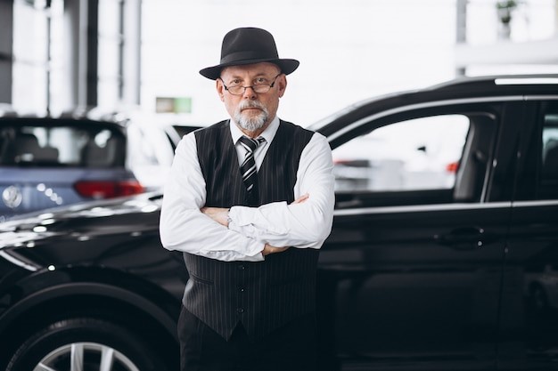 The Importance of Professional Drivers in the Limo Industry